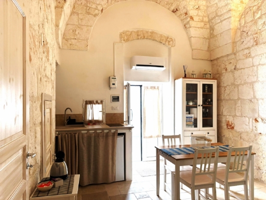 (Cod. Immobile: 1568975) Casa indipendente ristrutturata in pietra - Tipologia: Casa a Ostuni (Brindisi) Puglia