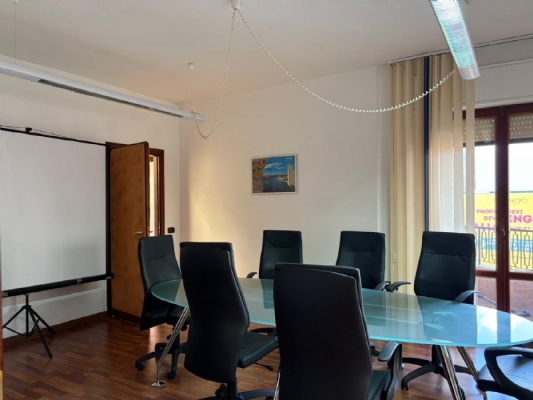 (Cod. Immobile: 122619250) Immobile polifunzionale – 250 m² in zona strategica Cappuccini, vicino a stazione e servizi - Tipologia: Locale a Brindisi (Brindisi) Puglia